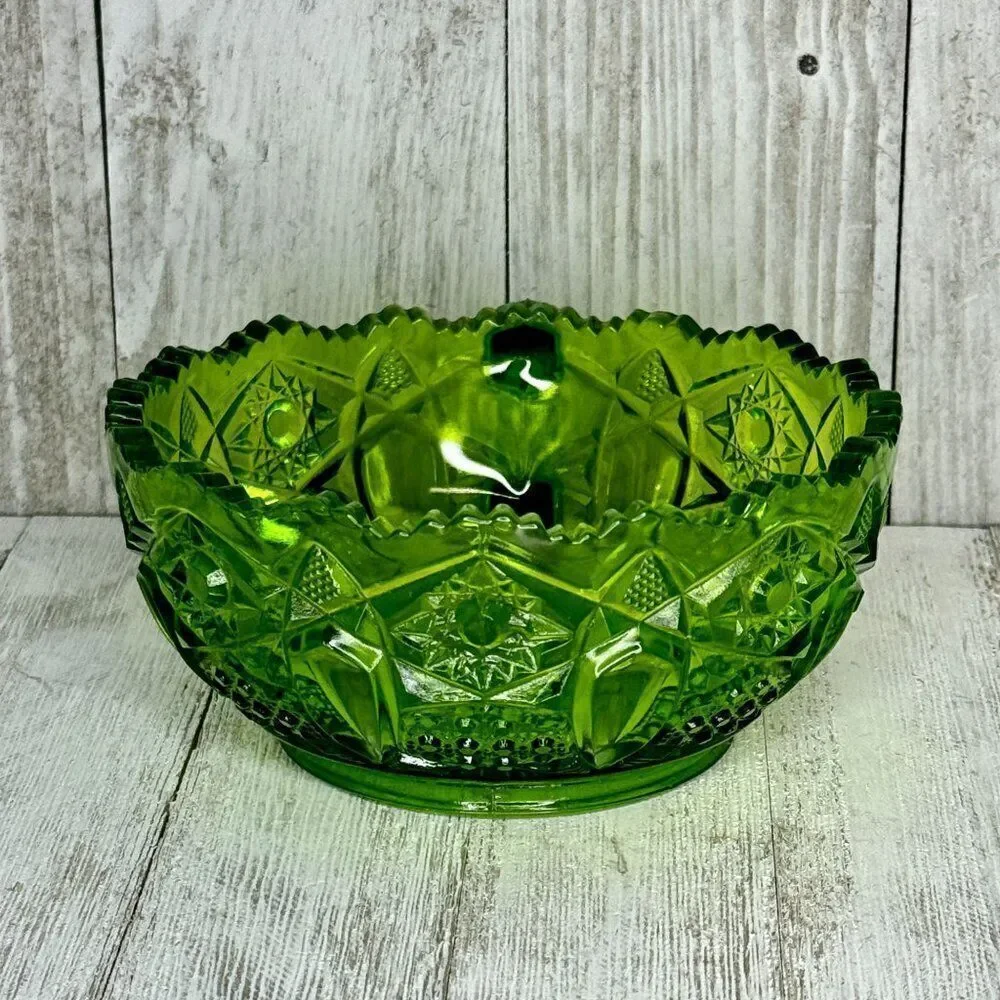 Vintage L.E. Smith Heritage Quintec Green Depression Glass Bowl with Finger Hand